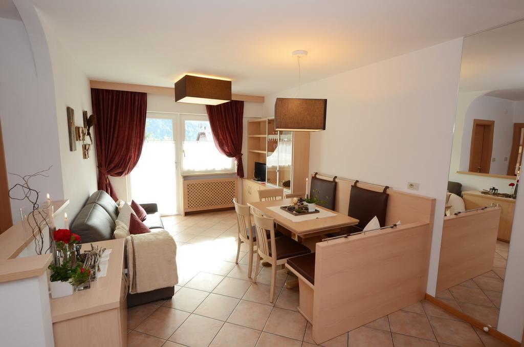 Aparthotel Mason La Zondra Vigo di Fassa Habitación foto